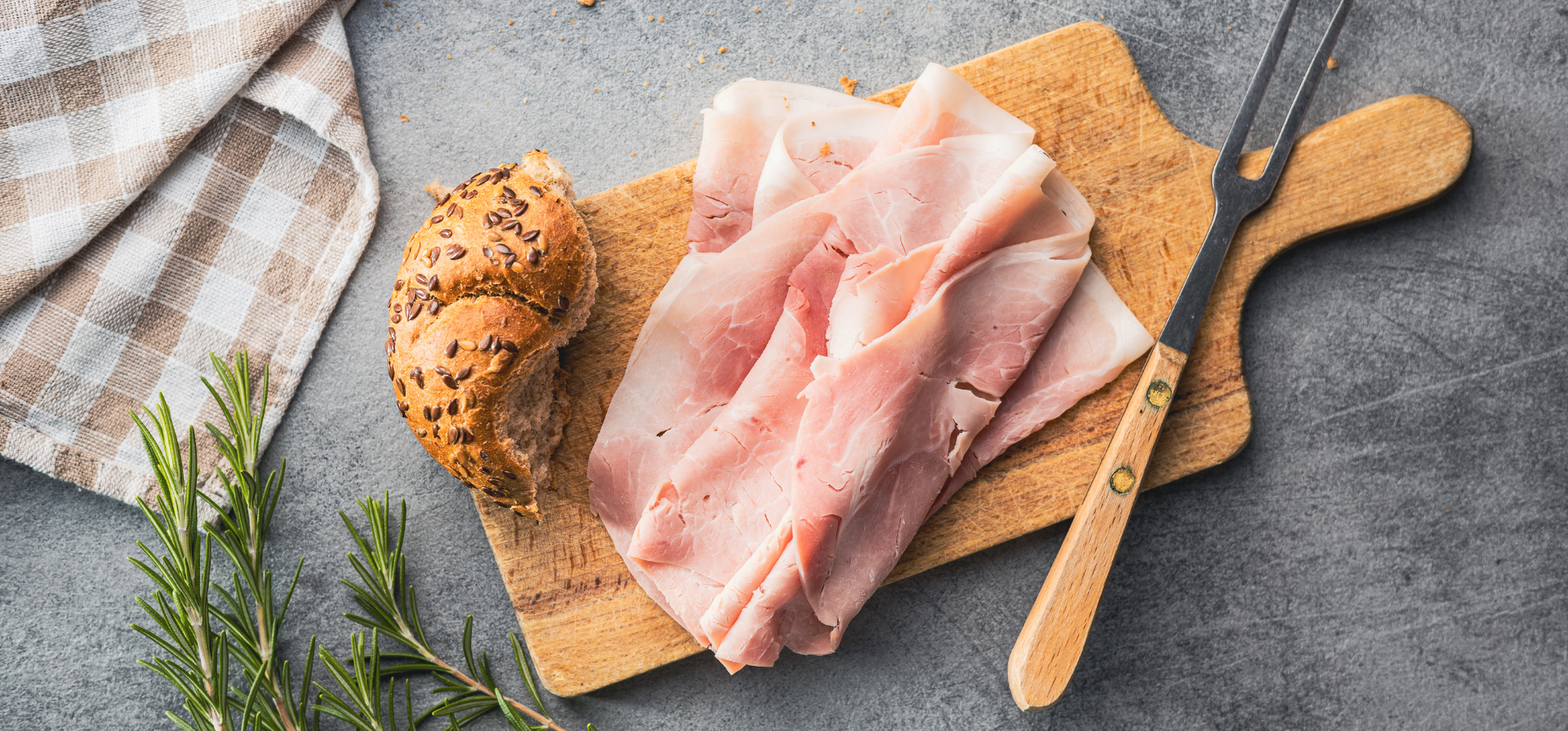 Peut-on donner de la charcuterie à bébé ? Age et précautions